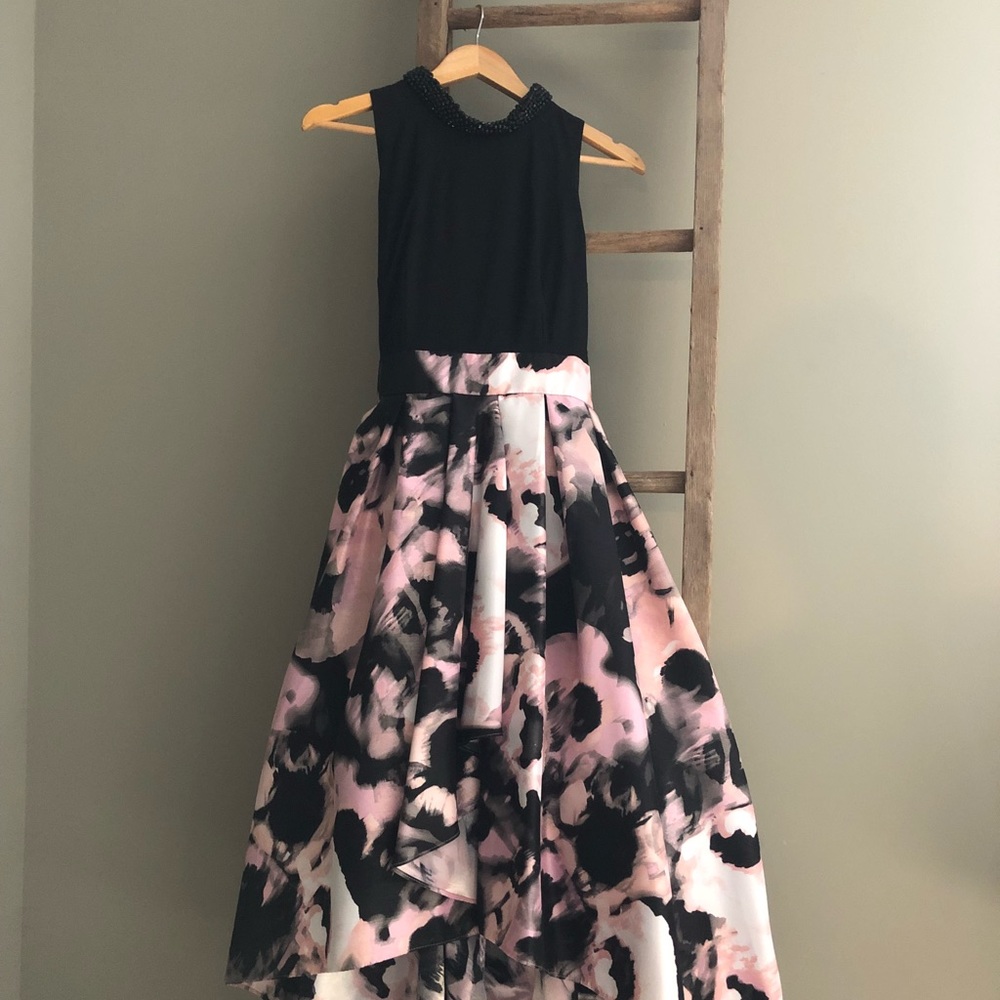 Sleeveless dress
